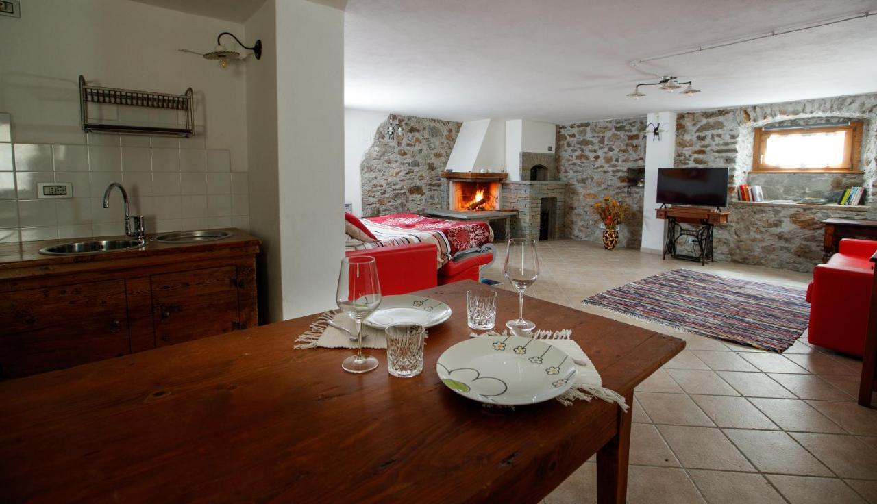 Il Como' Della Civetta - Taverna “La Fenice” Stazzona Εξωτερικό φωτογραφία
